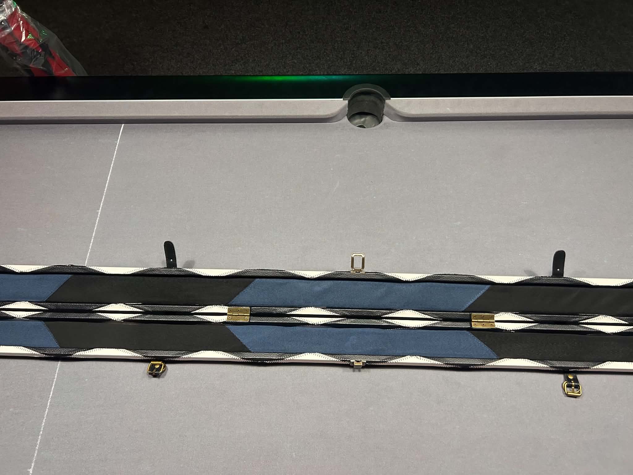 Slimline Leatherette 2 Cue One Piece Cue Case 60inch